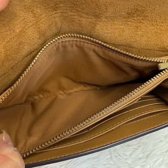 COACH Envelope Ivory Goldtone Leather Preloved Clutch - Picture 5 of 12